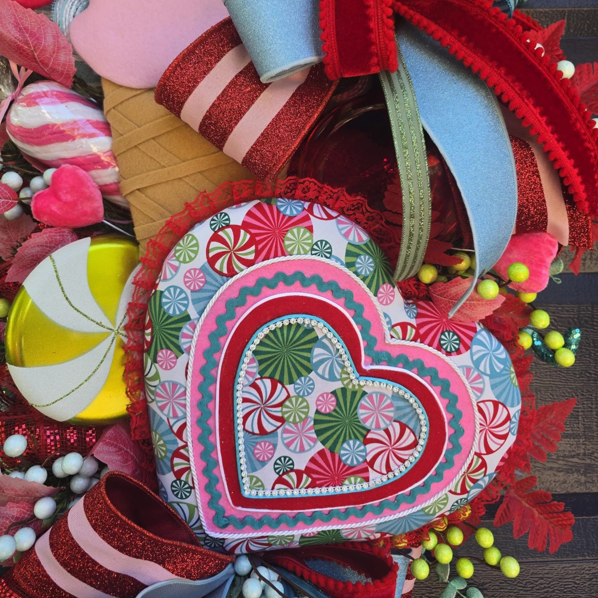 Peppermint Christmas Wreath, photograph 4