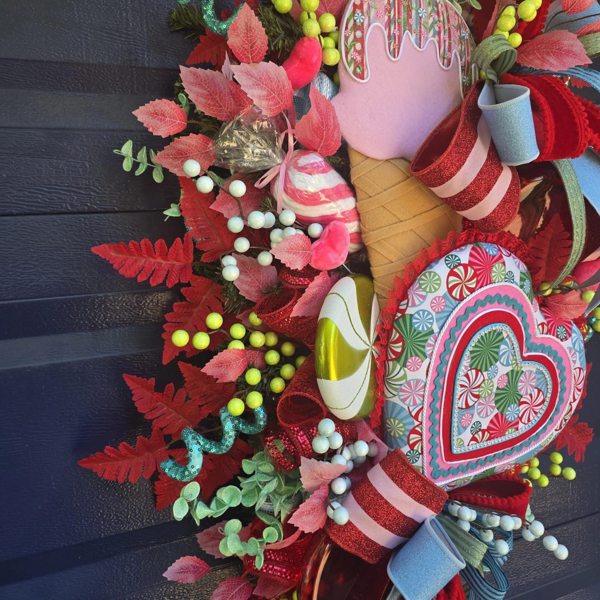 Peppermint Christmas Wreath, photograph 6