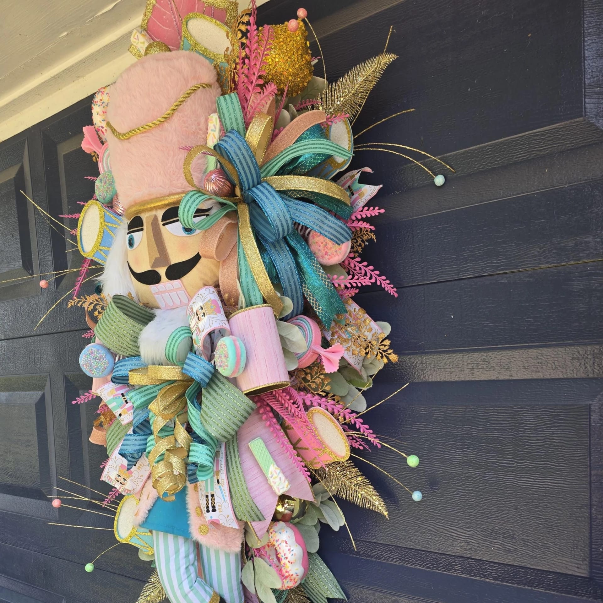 Whimiscal Candy Christmas Door Decoration, photograph 6