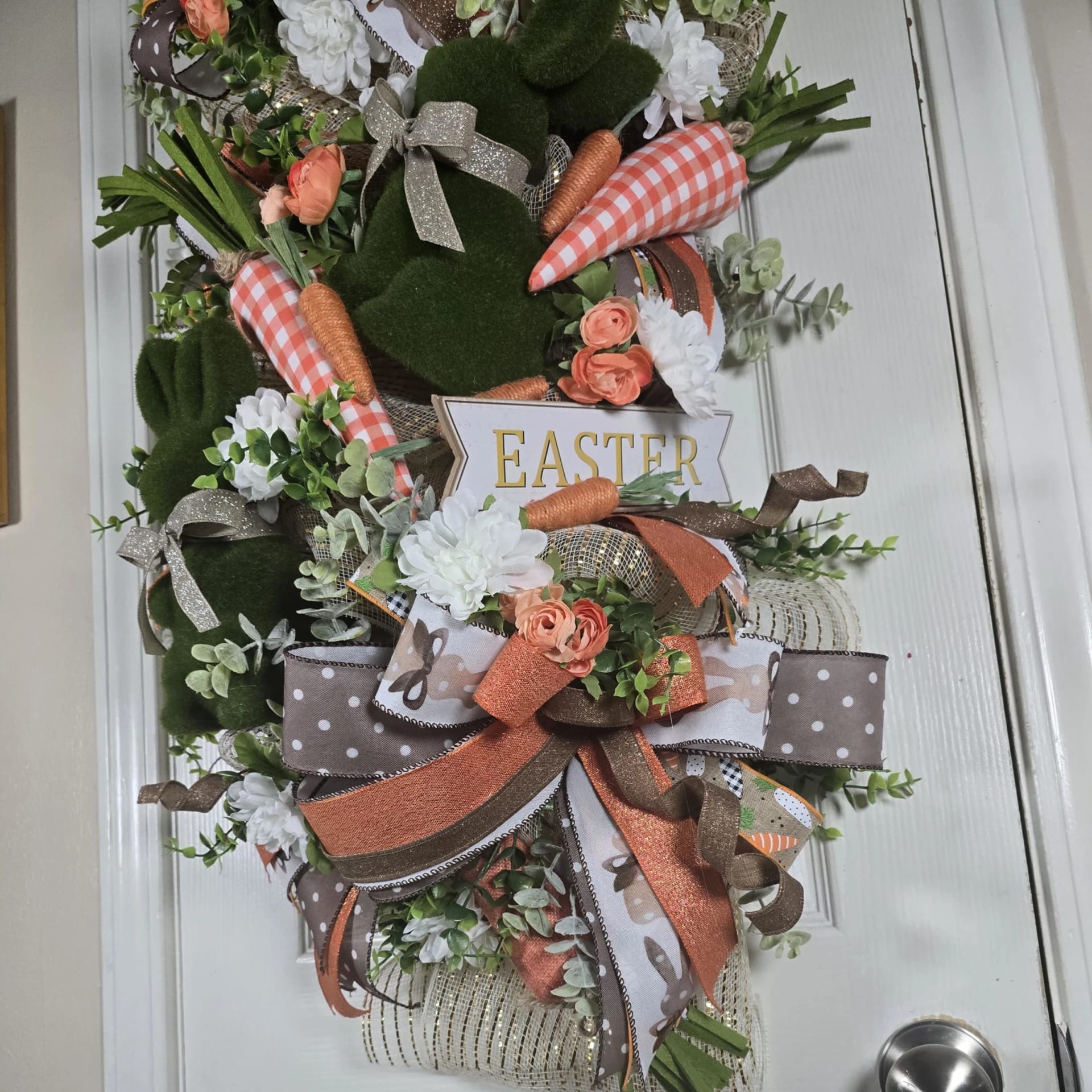 Carrot Patch Easter Swag, photograph 4
