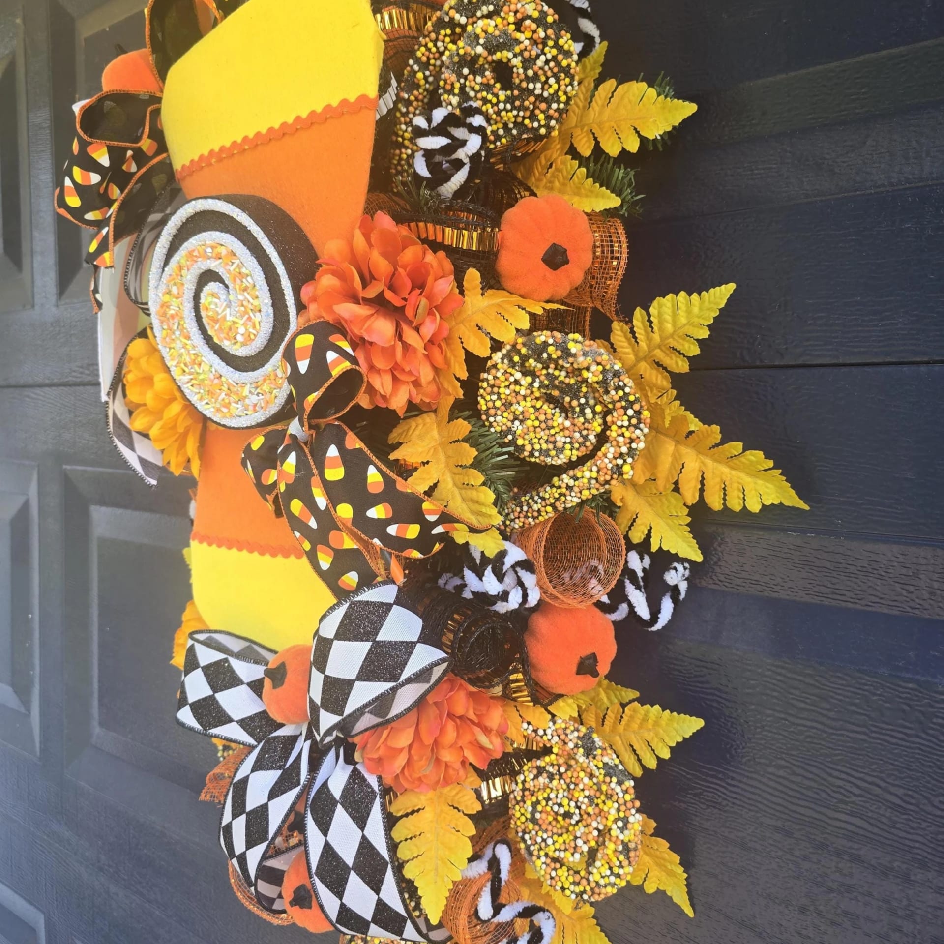 Halloween Candy Corn Swag, photograph 5