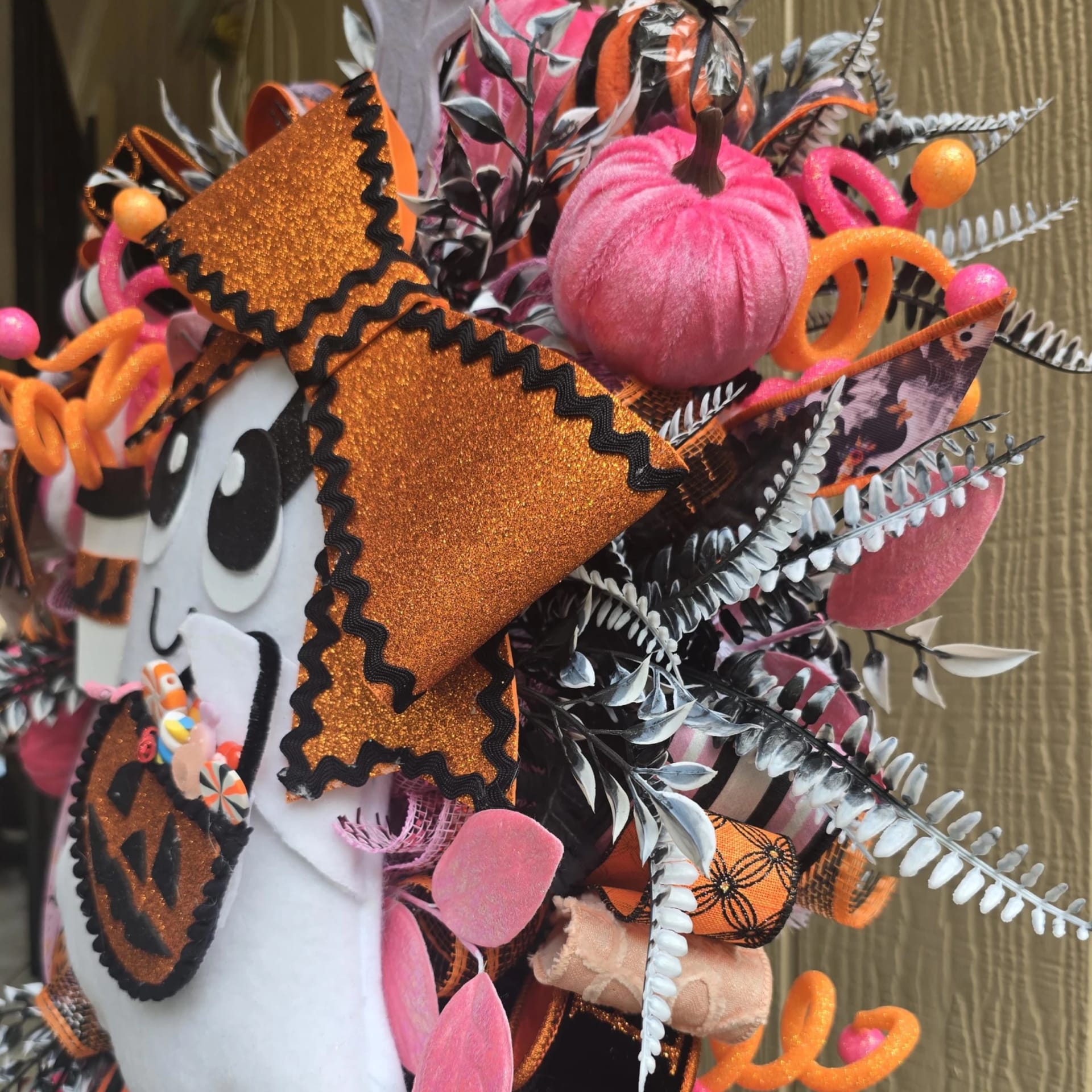Spooky Season Ghost Halloween Wreath, photograph 5