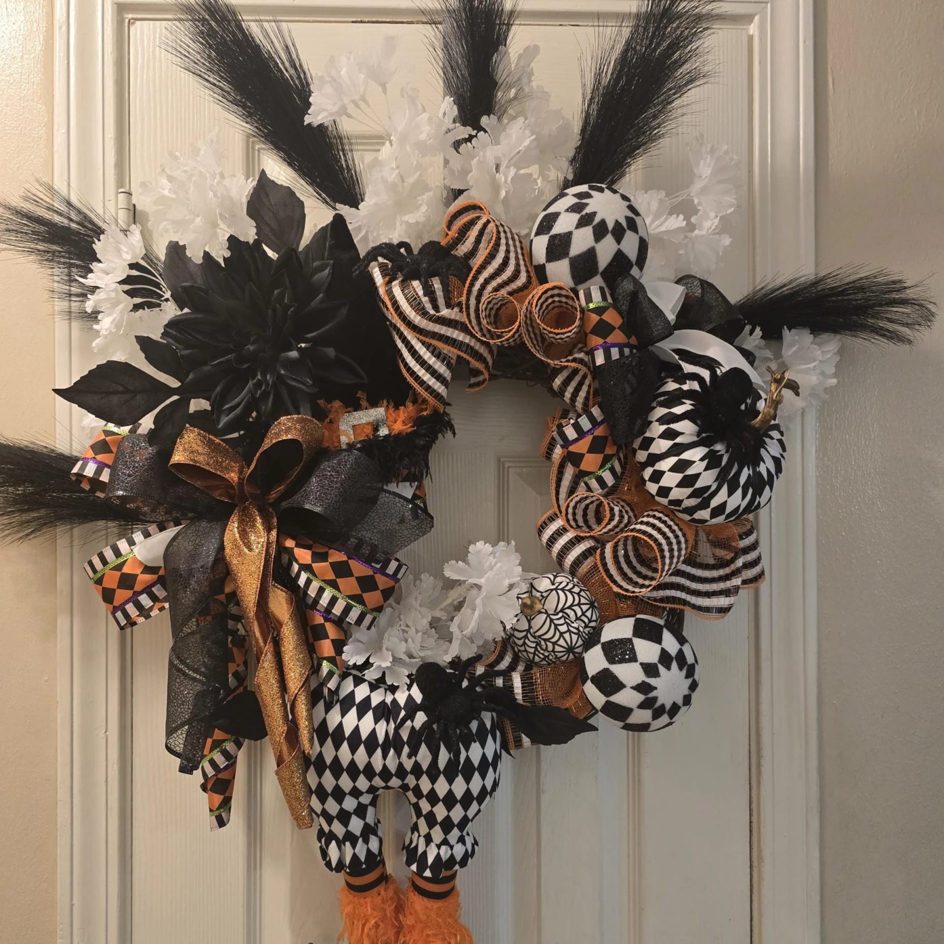 Harlequin Halloween Door Swag, photograph 4