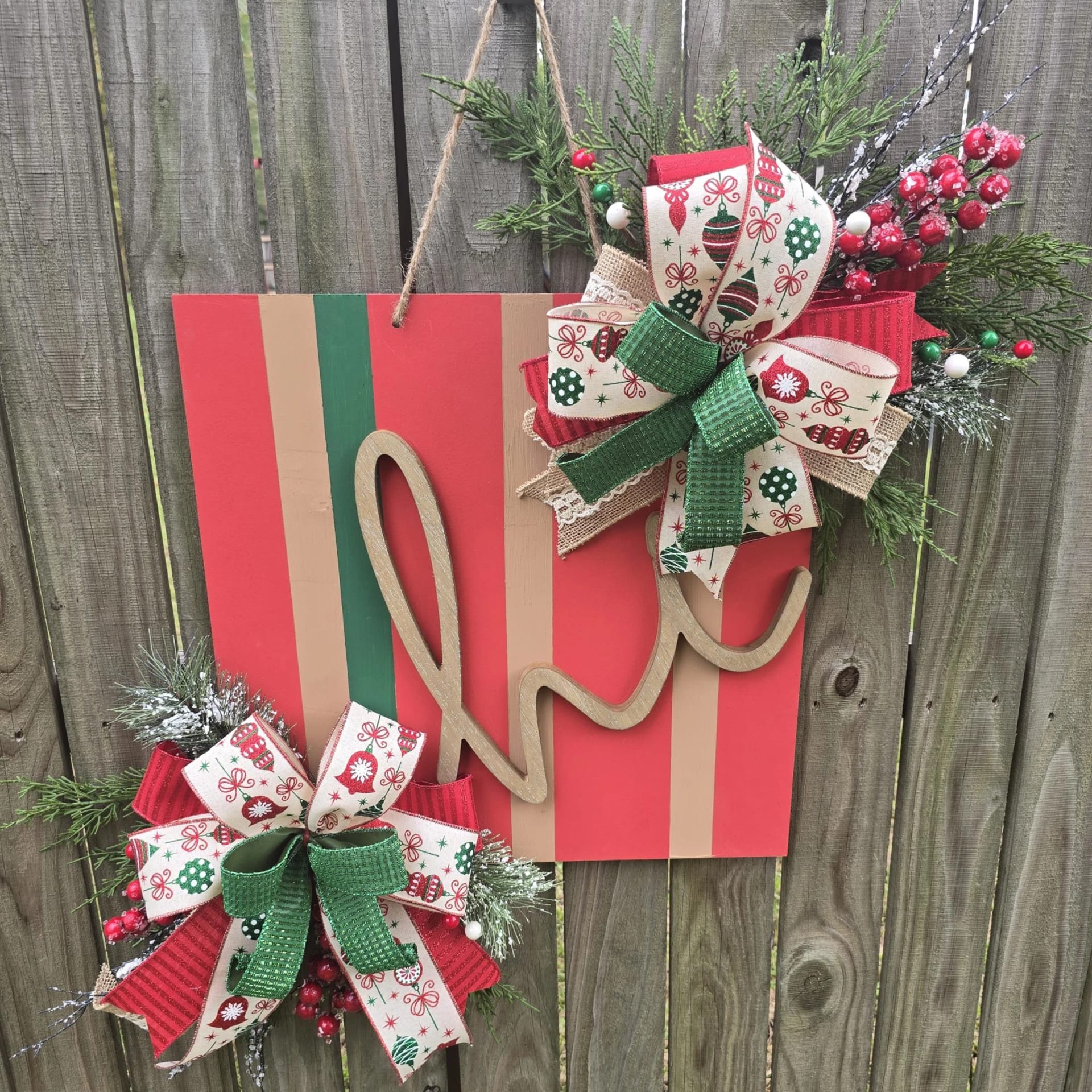 Peppermint Christmas Wreath Hanger, photograph 2