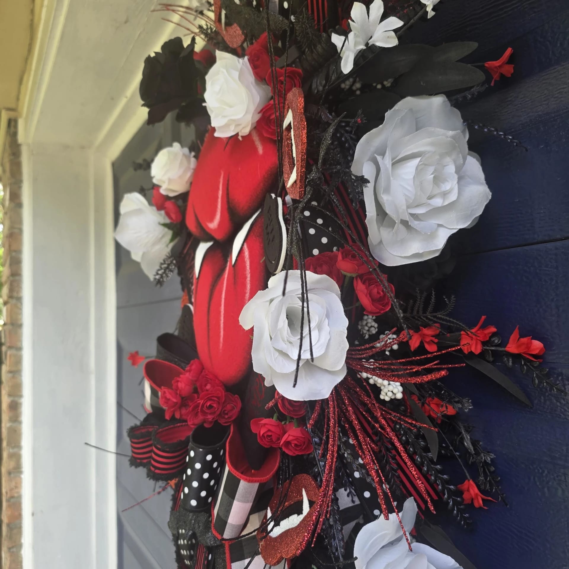 Vampire Mouth Door Hanger, photograph 5