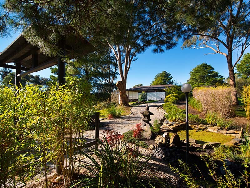 Shizuka Ryokan japanese country spa & wellness retreat. Landscaped gardens