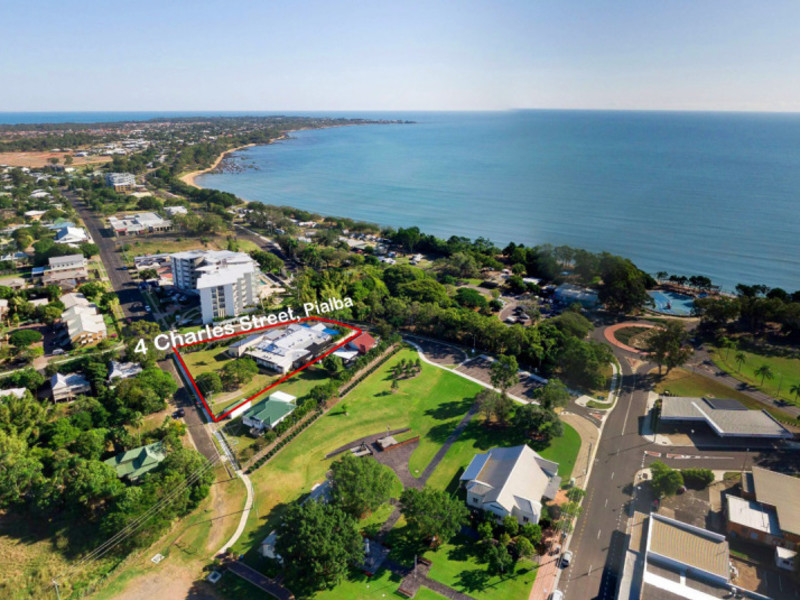 KOOKABURRA Back Packers. 