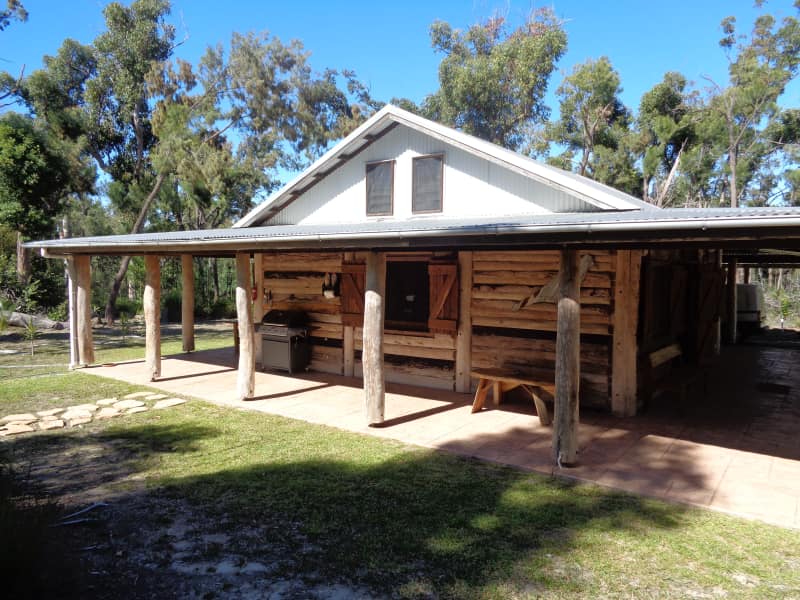 Byfield Cabins on Waterpark Creek. Rustic Bush Cabin Exterior