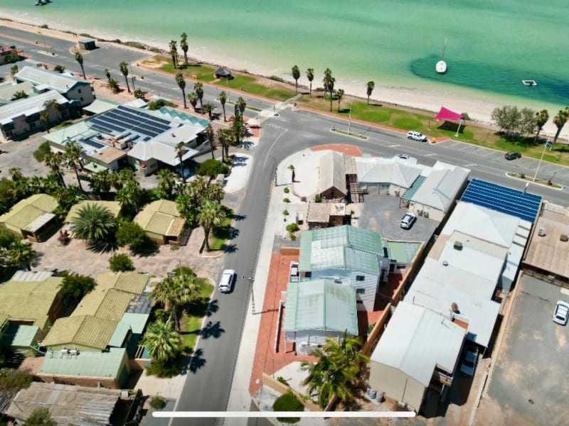 The White House Denham. Location is second to none in the Bay 