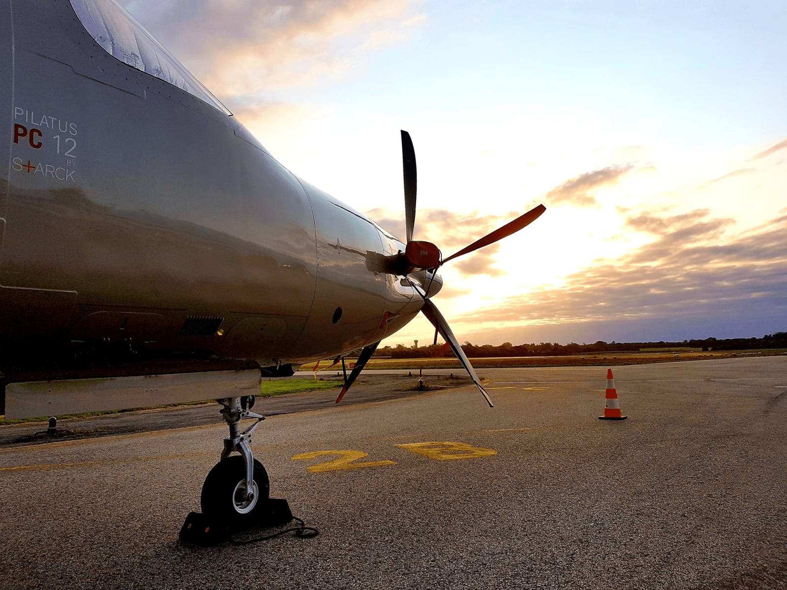 Affiche ou photo de Visite de l'aéroport de Lannion - Côte de Granit Rose