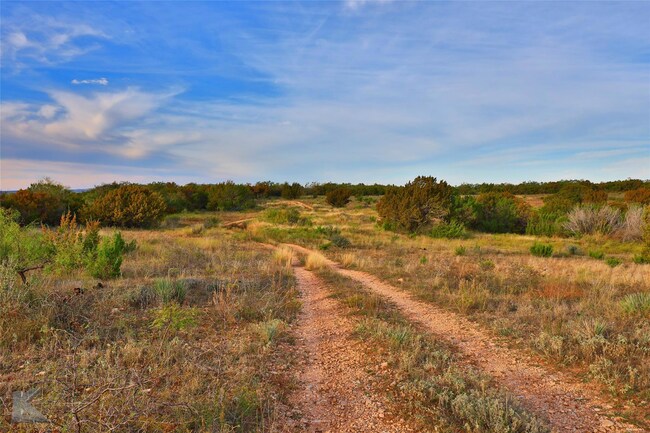 Drummond Ranch - Image 6