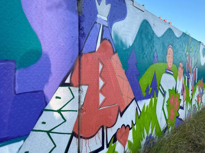 За лето в Новом Уренгое появилось сразу несколько новых муралов