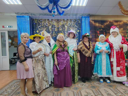 Надымские пенсионеры поставили «Золушку на новый лад»