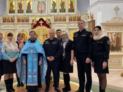 Молебен великомученику Феодору Стратилату в храме Петра и Павла