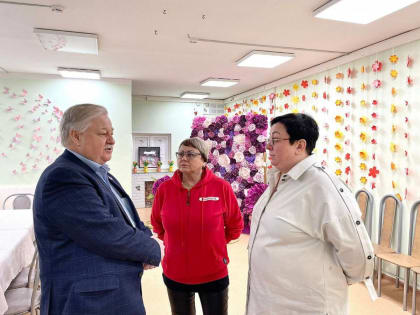 Иван Костогриз пообщался с новоуренгойскими волонтёрами серебряного возраста