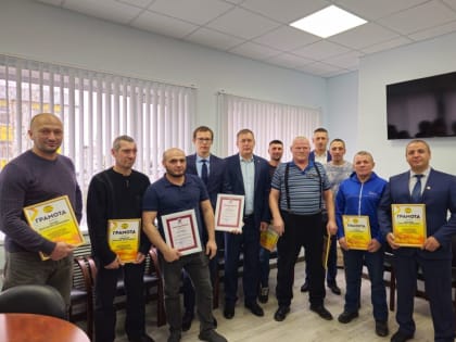 Губкинских работников дорожного хозяйства поздравили с профессиональным праздником