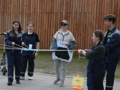 Бойцы ноябрьских трудотрядов за ловкость и сообразительность получили «трудики»
