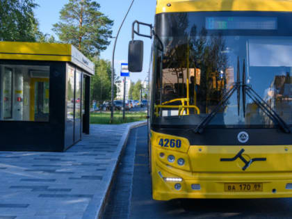 Теплые остановки и современные автобусы. На Ямале за пять лет усовершенствовали транспортную сеть