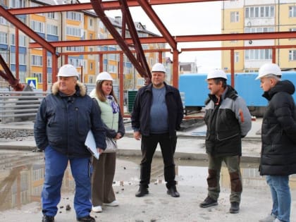 Единороссы Губкинского контролируют стройплощадку Ледового дворца
