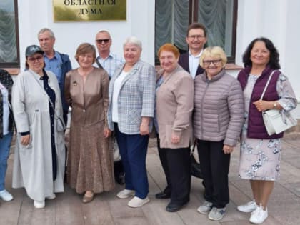 Ветераны Ноябрьского землячества посетили в Тюмени выставку, посвященную нефтяникам