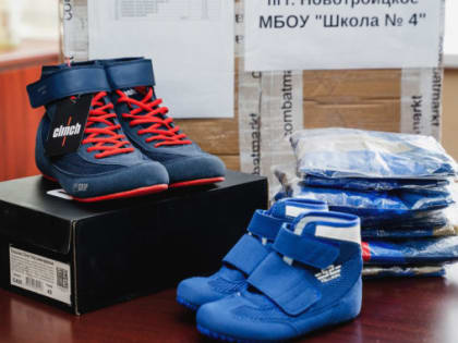 Ноябрьск продолжает поддерживать ДНР