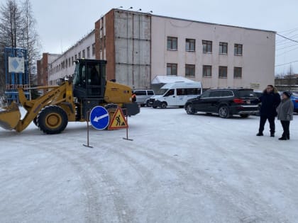 Надымские единороссы мониторят качество уборки снега