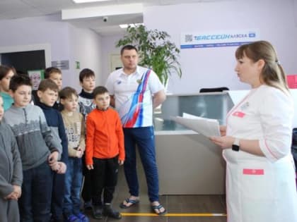 Специалисты ЦГБ Ноябрьска провели тематические занятия со школьниками города