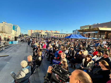 Губернатор ответил на 52 вопроса в ходе общения с новоуренгойцами