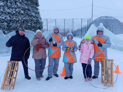 Салехардские активисты «Молодой Гвардии Единой России» приняли участие в спортивных зимних играх