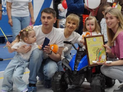 Алексей Ситников помог организовать праздник для малышей Ноябрьска