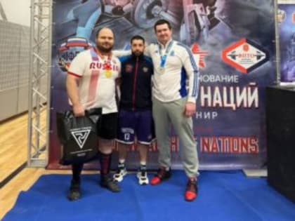 Ноябрьские пауэрлифтеры взяли золото и серебро на международном турнире