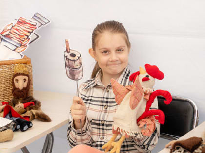 Как юные горожане попали в сказку в Ноябрьск-парке