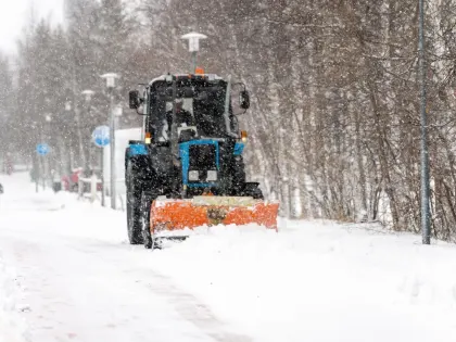В Новом Уренгое вывезли более 50 тысяч кубов снега с начала года