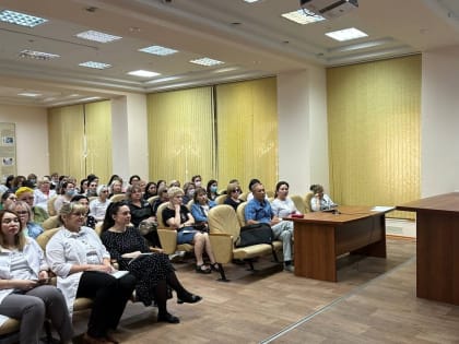 Специалисты окружного Центра СПИД работают в Новом Уренгое