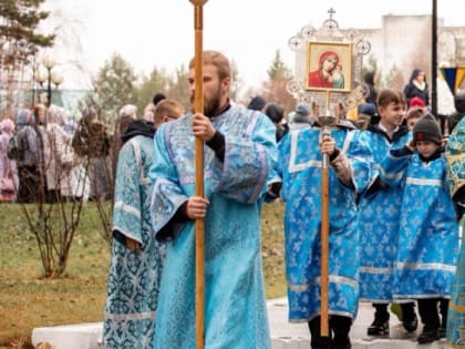 Крестный ход в день Покрова в городе Ноябрьск