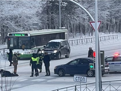 В Ноябрьске рядом с центральной городской больницей сбили пешехода