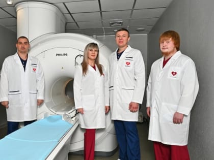 Дмитрий Артюхов поздравил медицинское сообщество Ямала с профессиональным праздником