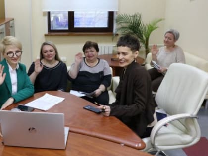 Библиотекари Ноябрьска продолжают помогать коллегам из посёлков Новотроицкое и Ольгинка