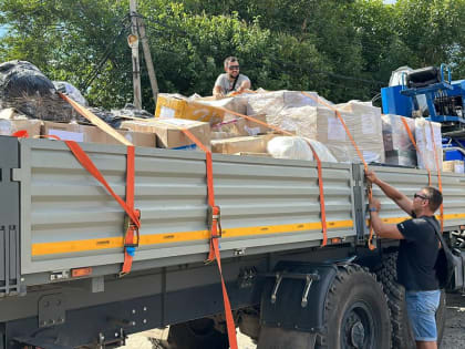 Ямальский гуманитарный груз прибыл в Волновахский район