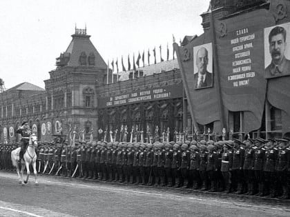 24 июня 1945 года на Красной площади в Москве состоялся первый Парад Победы