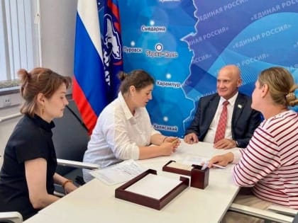 Многодетную маму проконсультировали по коммунальным вопросам