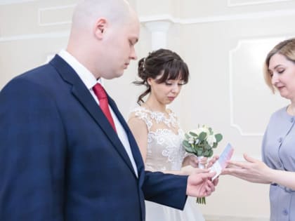 Ямальцы возрастом до 45 лет смогут получить сертификаты на обследование для молодоженов