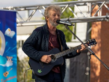 В Муравленко побывал детский писатель Андрей Усачёв