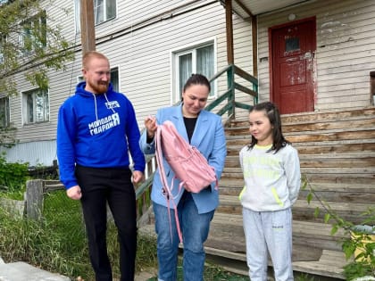 Салехардские единороссы готовят школьников к 1-ому сентября