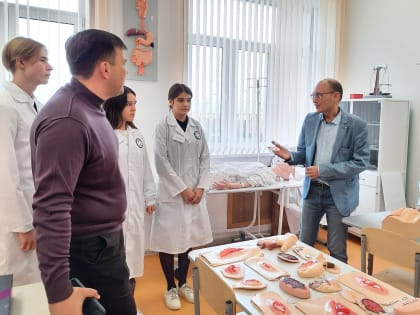 В МЕДИЦИНУ Я ПОЙДУ, ПУСТЬ МЕНЯ НАУЧАТ
