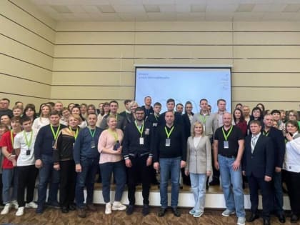 Губкинские единороссы приняли участие в форуме «Парк Молодежный»