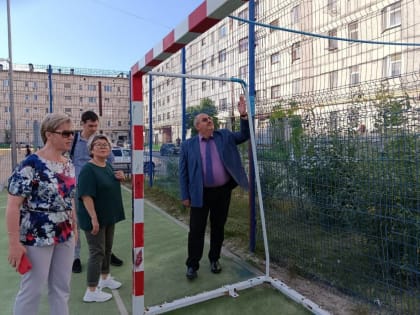 «Единая Россия» контролирует детские площадки и объекты благоустройства Надыма