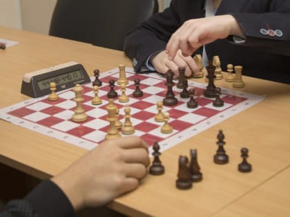 В Ноябрьске проходят Всероссийские соревнования по шахматам «Мемориал Владимира Оноприенко».