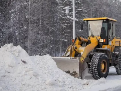Сезон очистки снега в Ноябрьске: как проходит уборка улиц