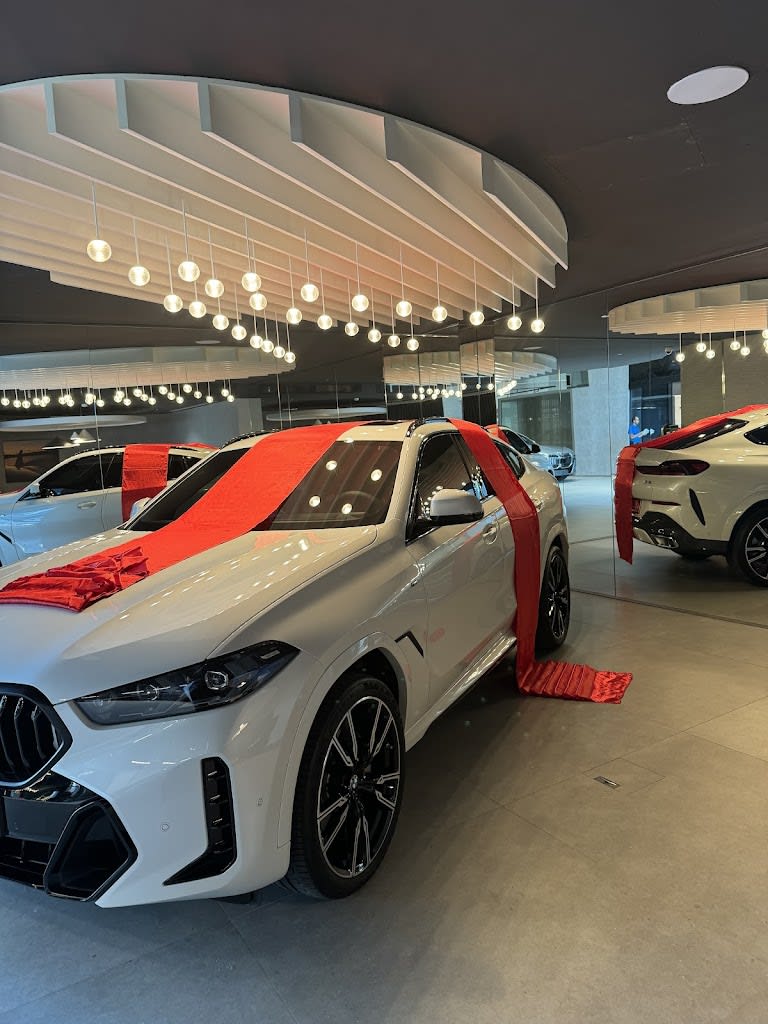 BMW & MINI | Abu Dhabi Motors Showroom | Loubna Sales